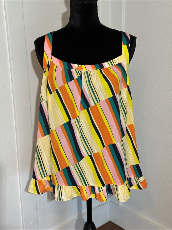 CAbi Tops - CAbi Ruffle-Hem Camisole. Sz M